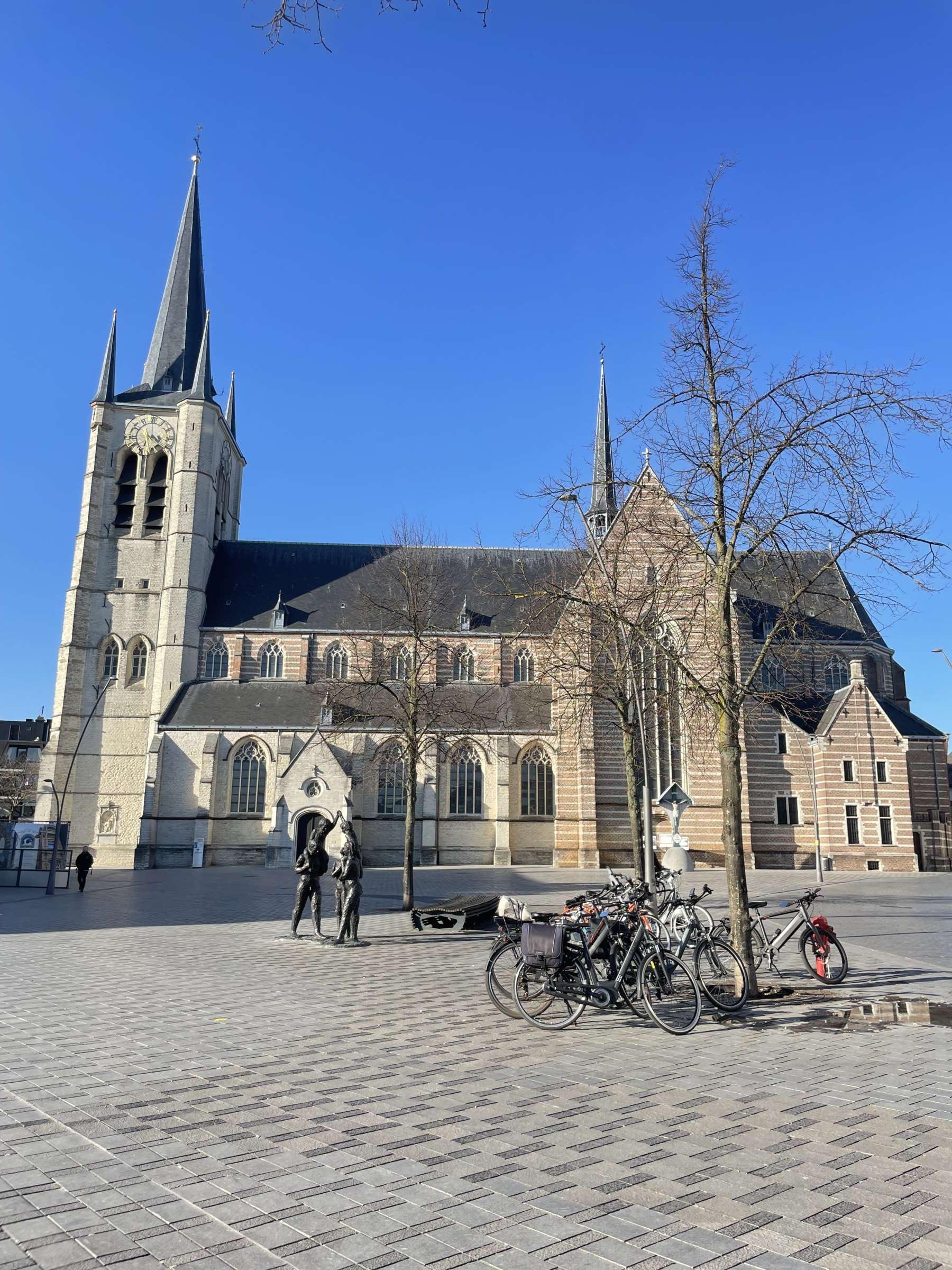 Der Marktplatz in Geel Der Marktplatz in Geel