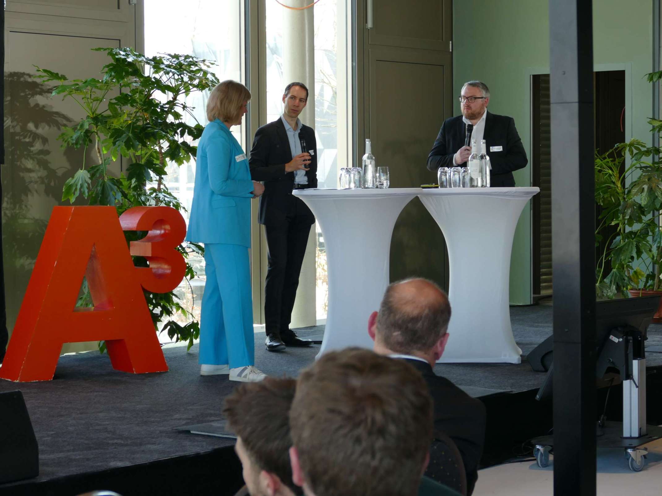 ttk25: Prof. Dr. Florian Kerber (Mitte) vom TTZ Flexible Automation in Nördlingen