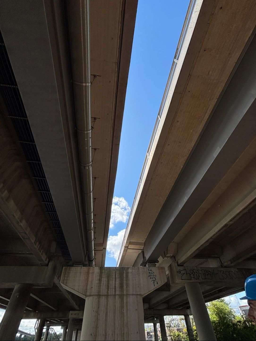 Neue Stützpfeiler der Brücke