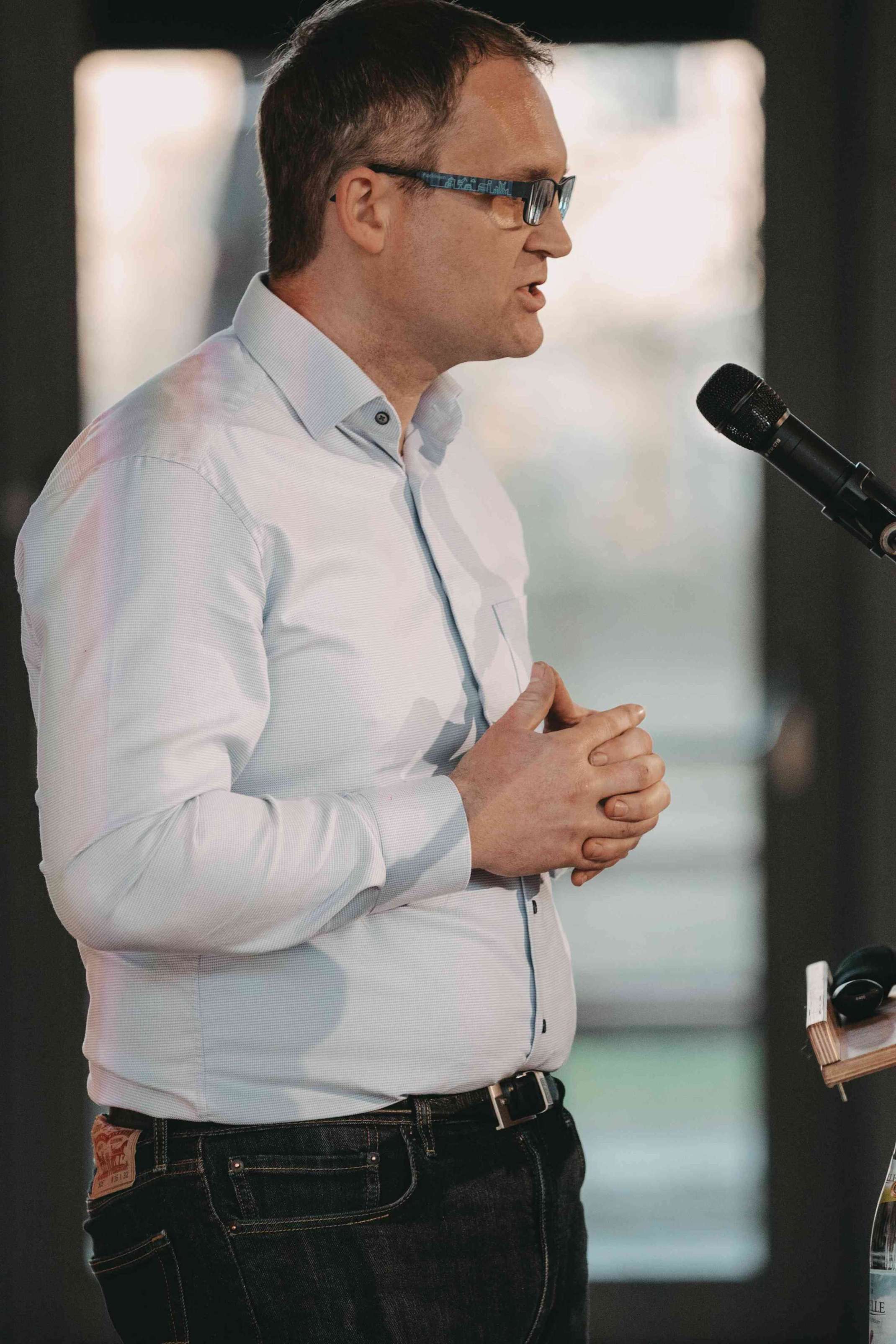 Tagung Bau + Immobilie 25: Prof. Dr.-Ing. Fabian Schmid, Professur für Digitale Transformation, TH Augsburg. Foto: Matthias Leo.