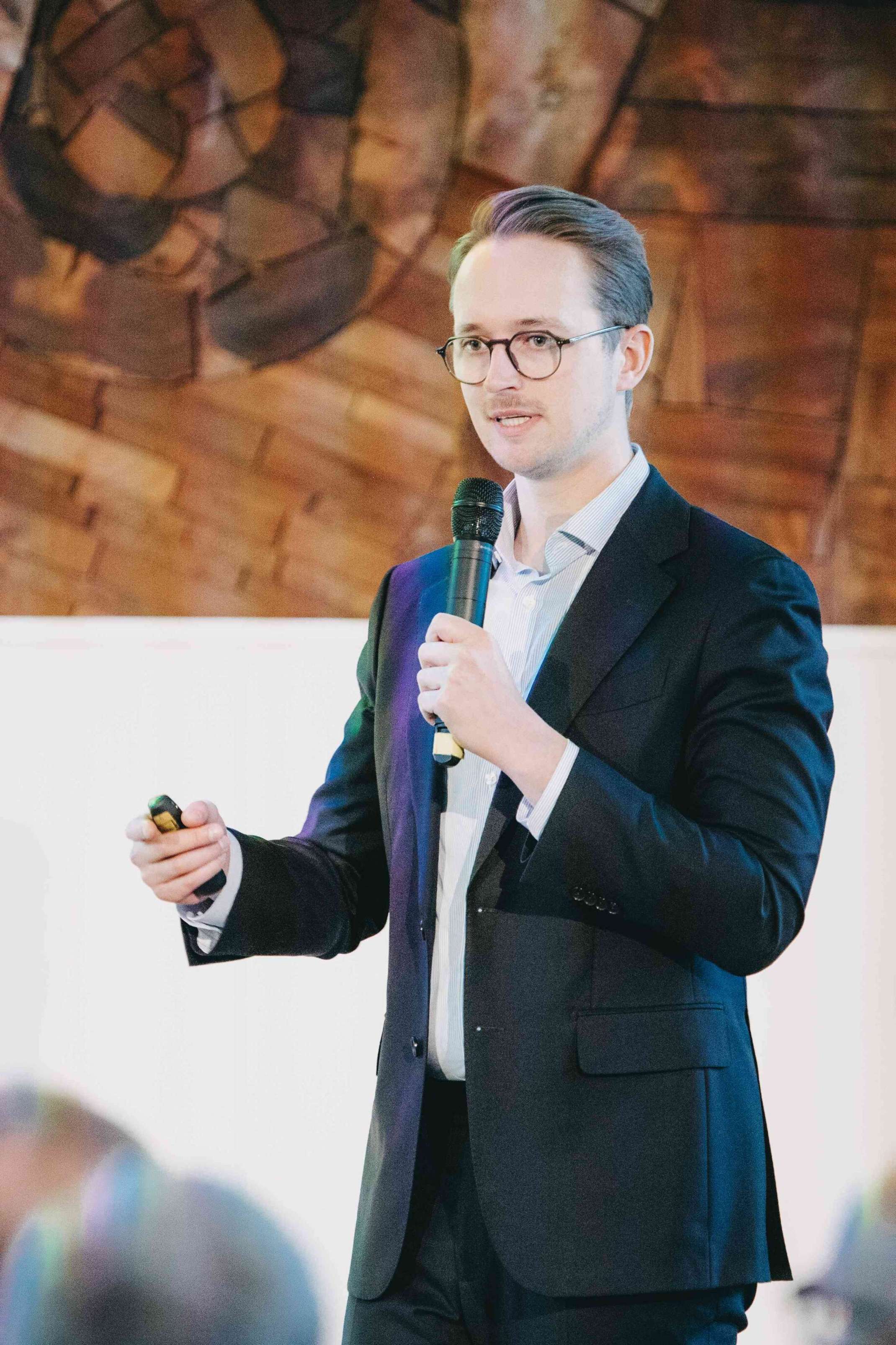 Tagung Bau + Immobilie 25: Henrik Wasemann, Preuß Project Partner, geschäftsführender Gesellschafter. Foto: Matthias Leo.