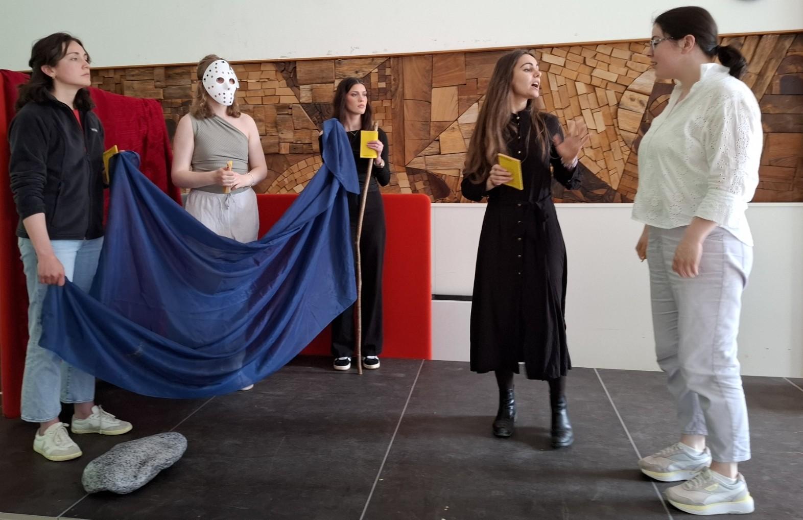 Fünf Schauspielerinnen