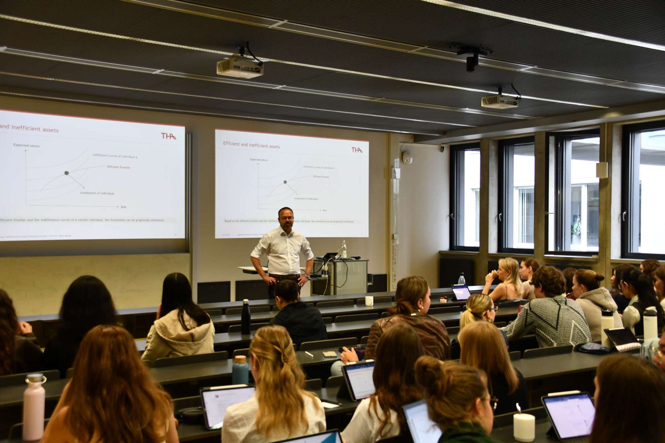 Prof. Dr. Björn Häckel gibt Einblicke in die Finanzierung und Kapitalmärkte 