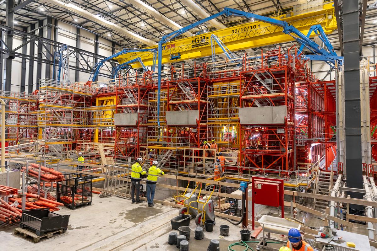 Fertigungshalle Bauteile