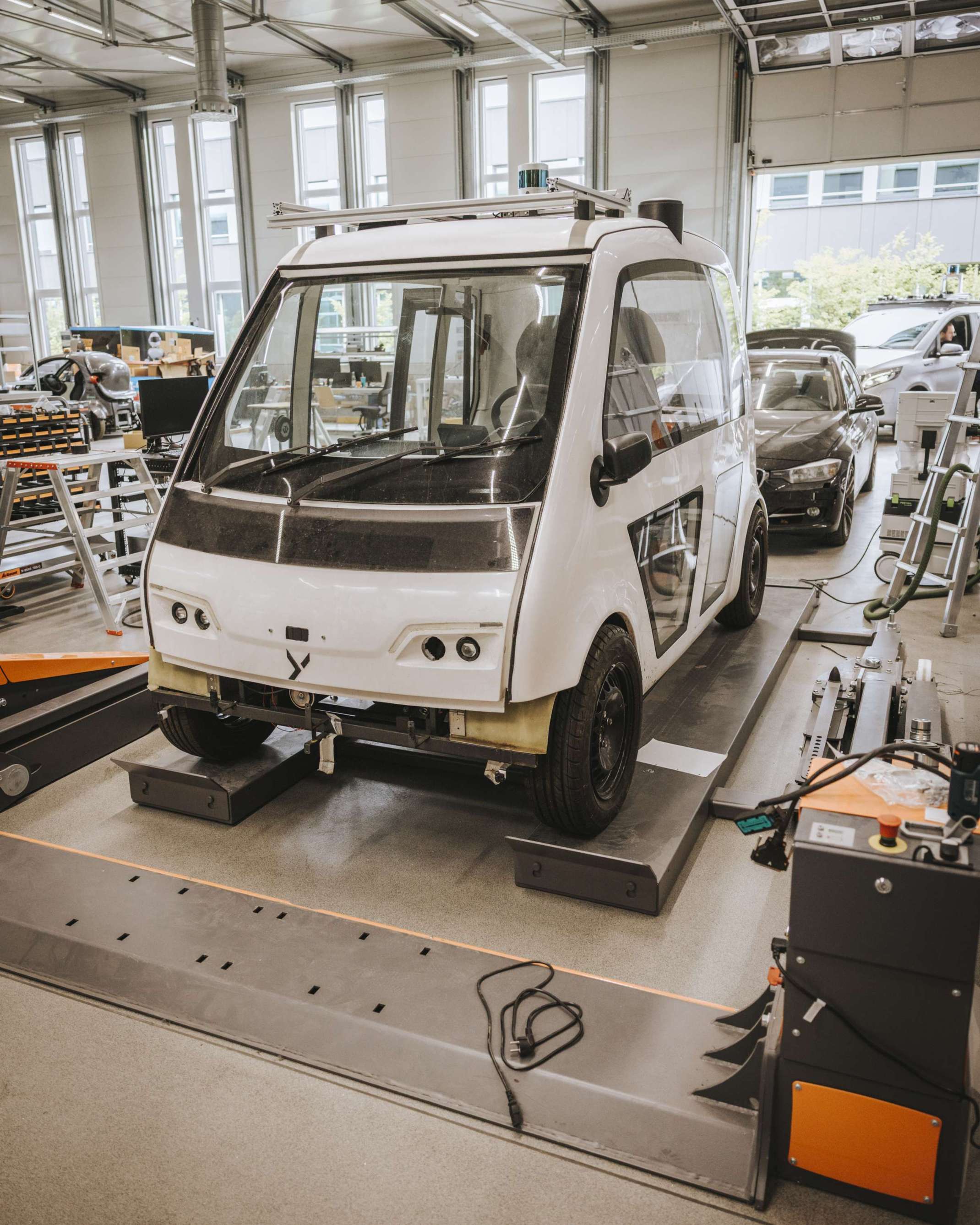 Ein autonom fahrendes Cab im Projekt NeMo.bil Ein autonom fahrendes Cab im Projekt NeMo.bil