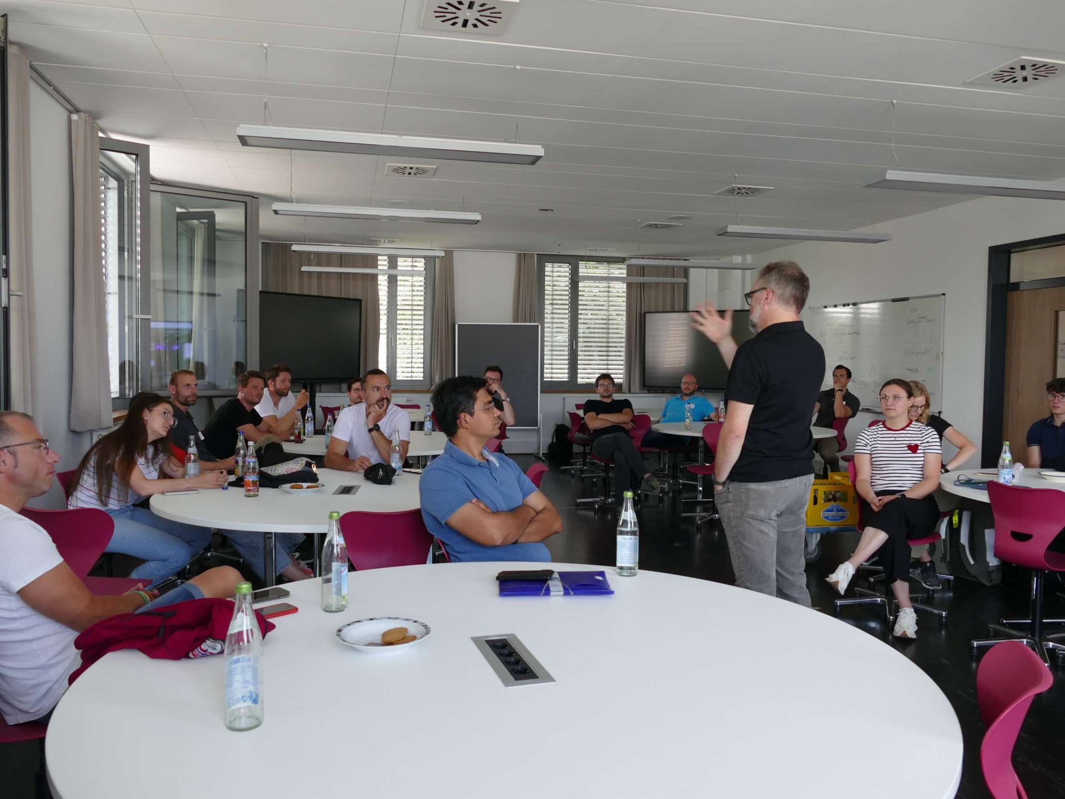7. Netzwerktreffen des BayWISS-Kollegs IBU: Tag 2 an der THA: Prof. Dr.-Ing. Jürgen Huber referiert im Workshop