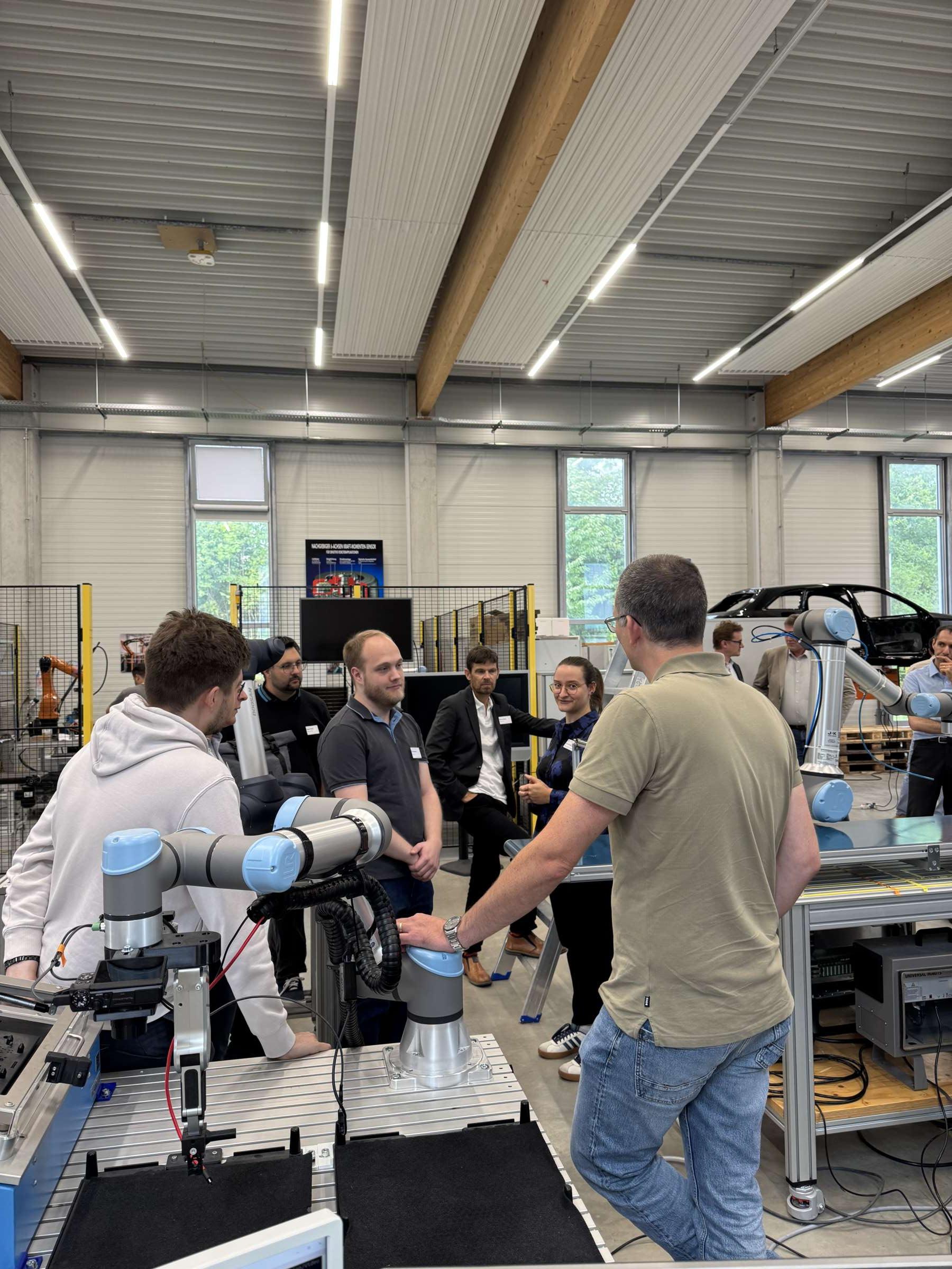 Pause in der Robotikhalle