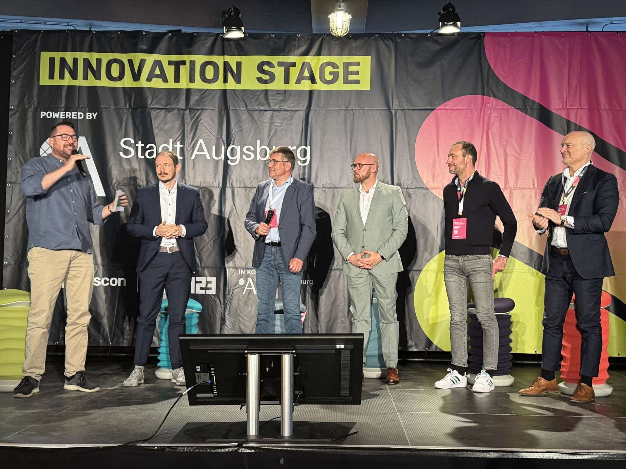 sparkscon 2025: Die Teilnehmer des Panels „Zukunft der Digitalisierung am Tech-Standort Bayern“ (Bild: Martina Friedsmann)