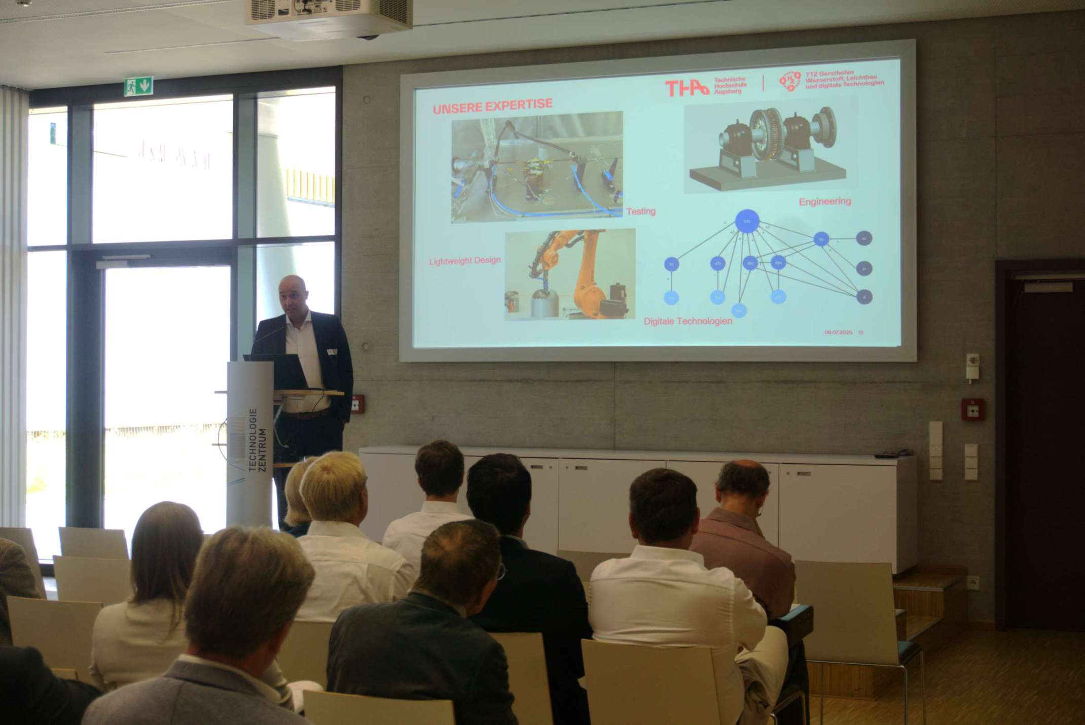 Wasserstofftag 2025 des TTZ Gersthofen: Prof. Dr.-Ing. Neven Majić, Experte für Leichtbau am TTZ Gersthofen Wasserstofftag 2025 des TTZ Gersthofen: Prof. Dr.-Ing. Neven Majić, Experte für Leichtbau am TTZ Gersthofen