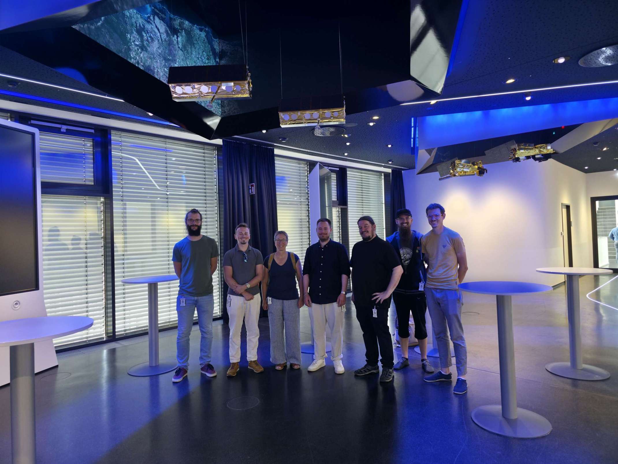 Mitarbeitende von THA_innos beim Besuch bei Airbus Defence and Space