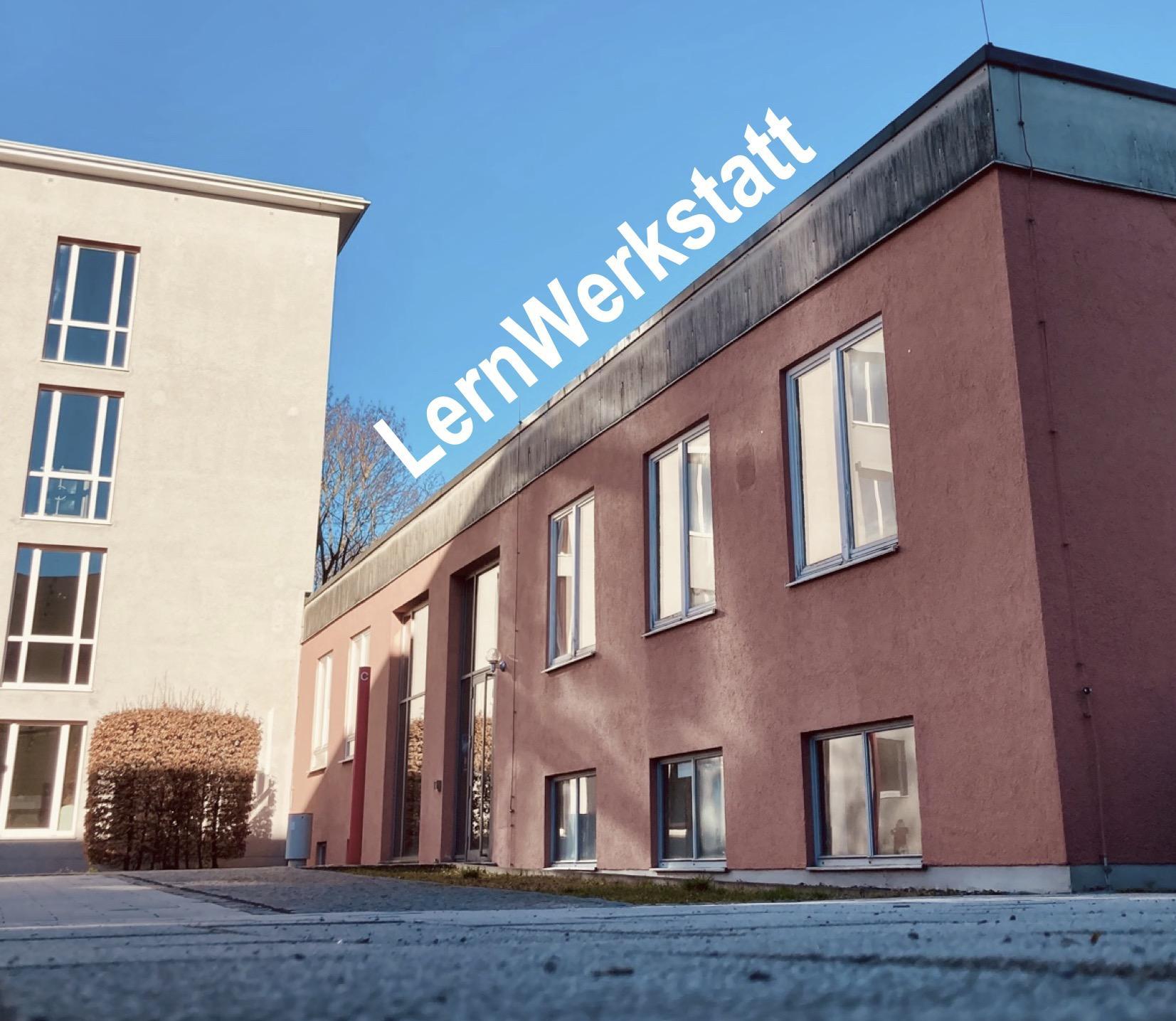 Nachverdichtung auf dem Campus THA: Die bestehende Modellbauwerkstatt als Basis für die Dachaufstockung durch die "LernWerkstatt"