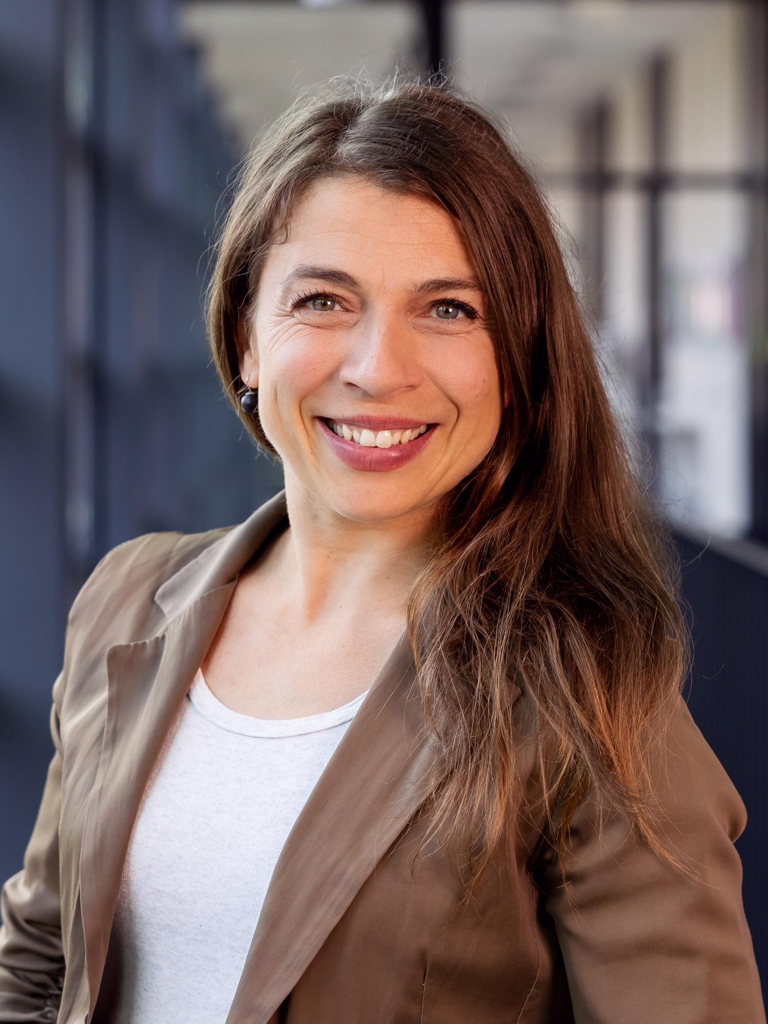 Prof. Dr.  Janine Netzel