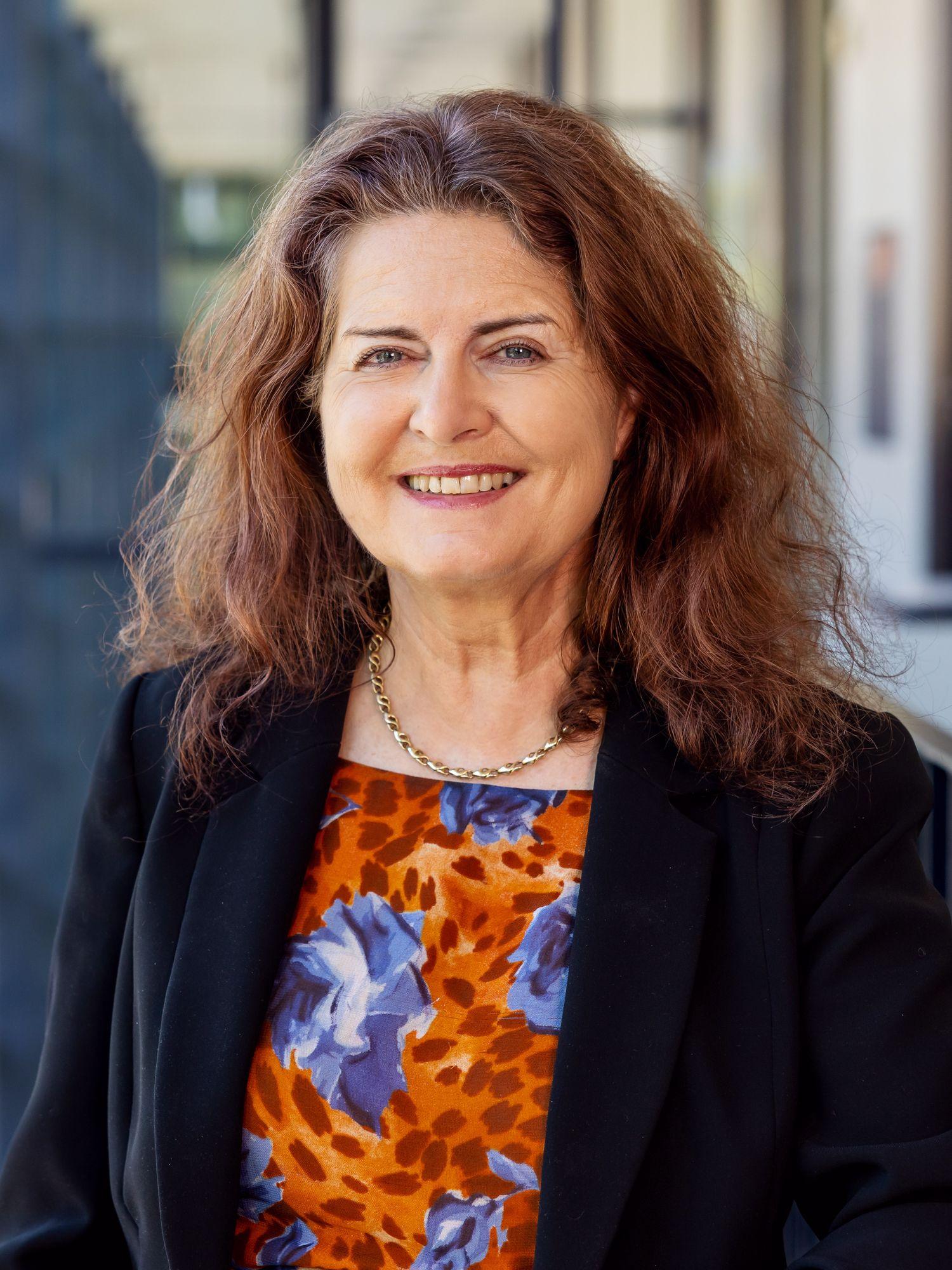 Prof. Dr. Erika Regnet