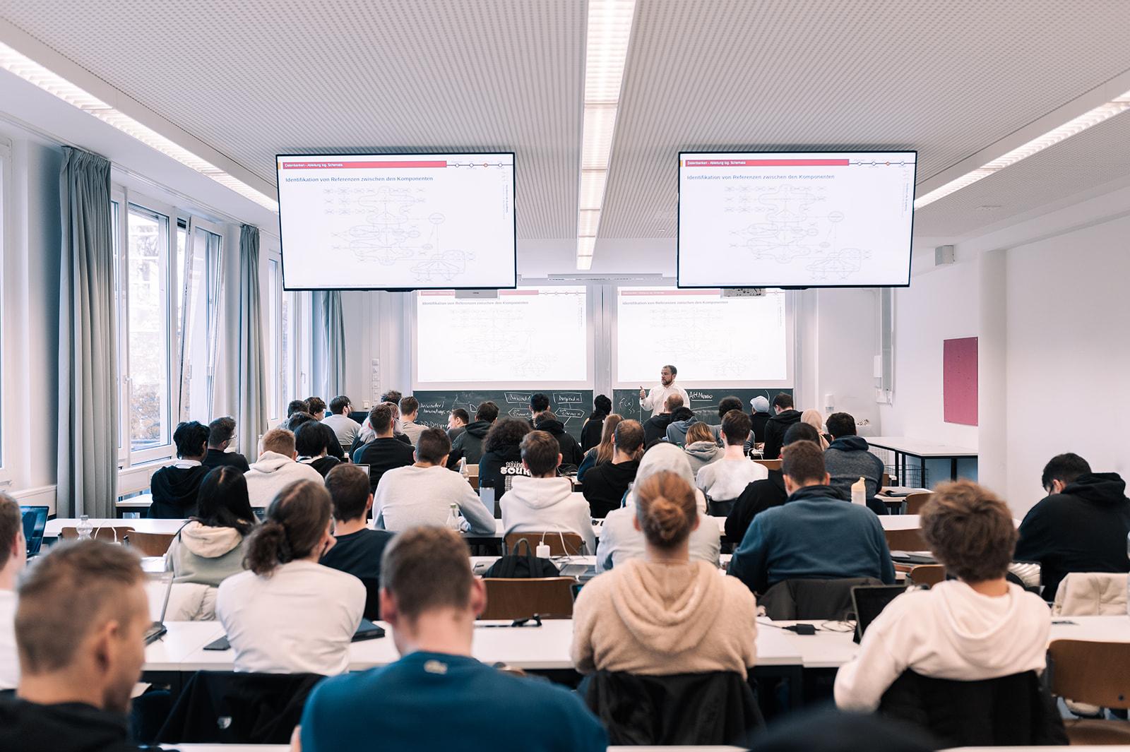 Studierende im Hörsaal