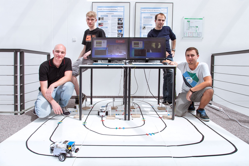 Projekt 'Intelligente Kreuzung', Sommersemester 2015, Leitung: Prof. Alexander von Bodisco