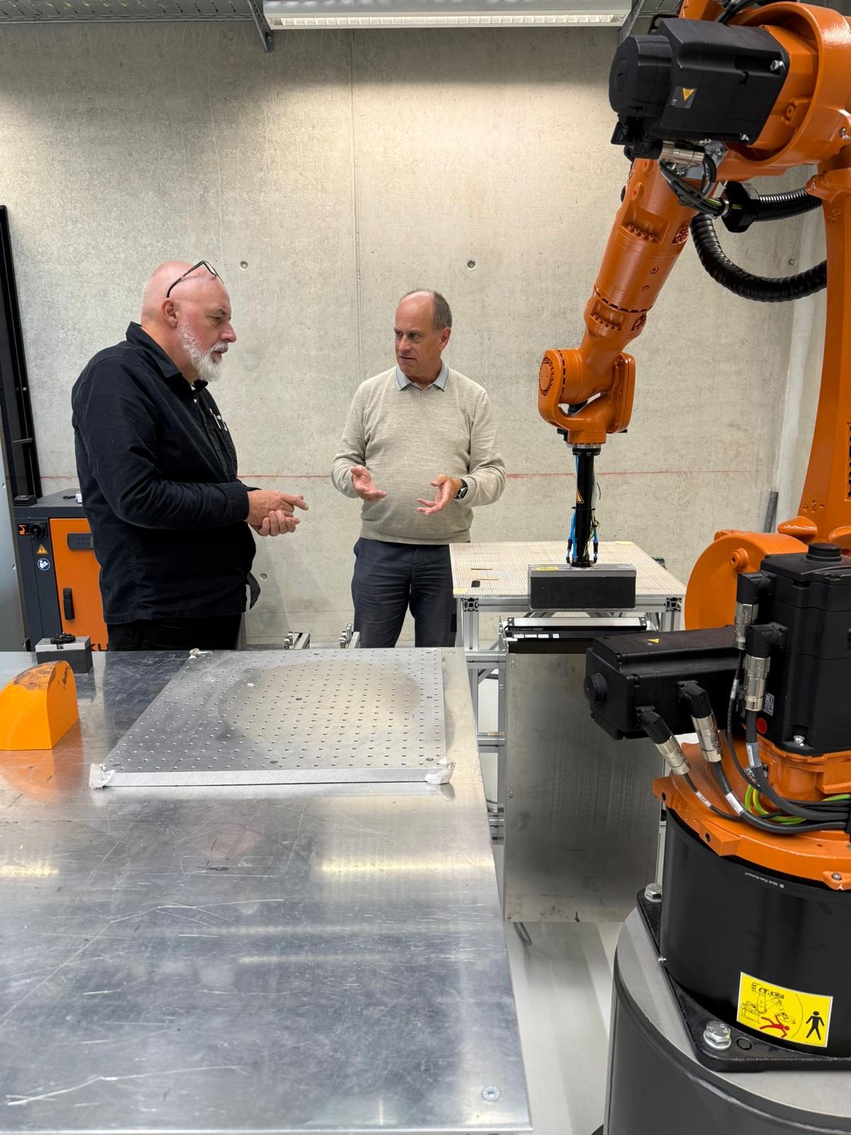 Prof. Chris O’Neil (links) und Prof. Dr.-Ing. André Baeten