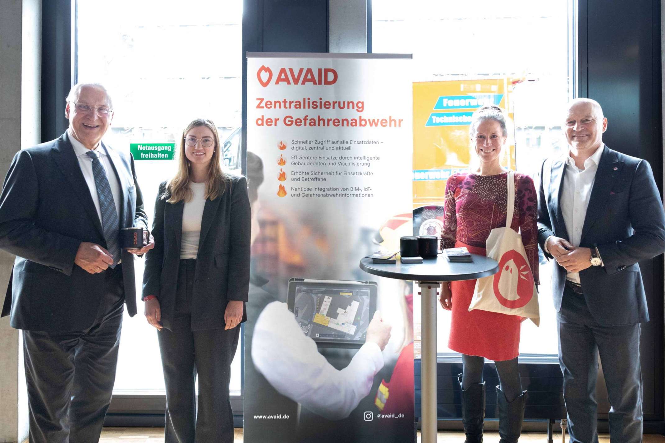 AVAID-Stand