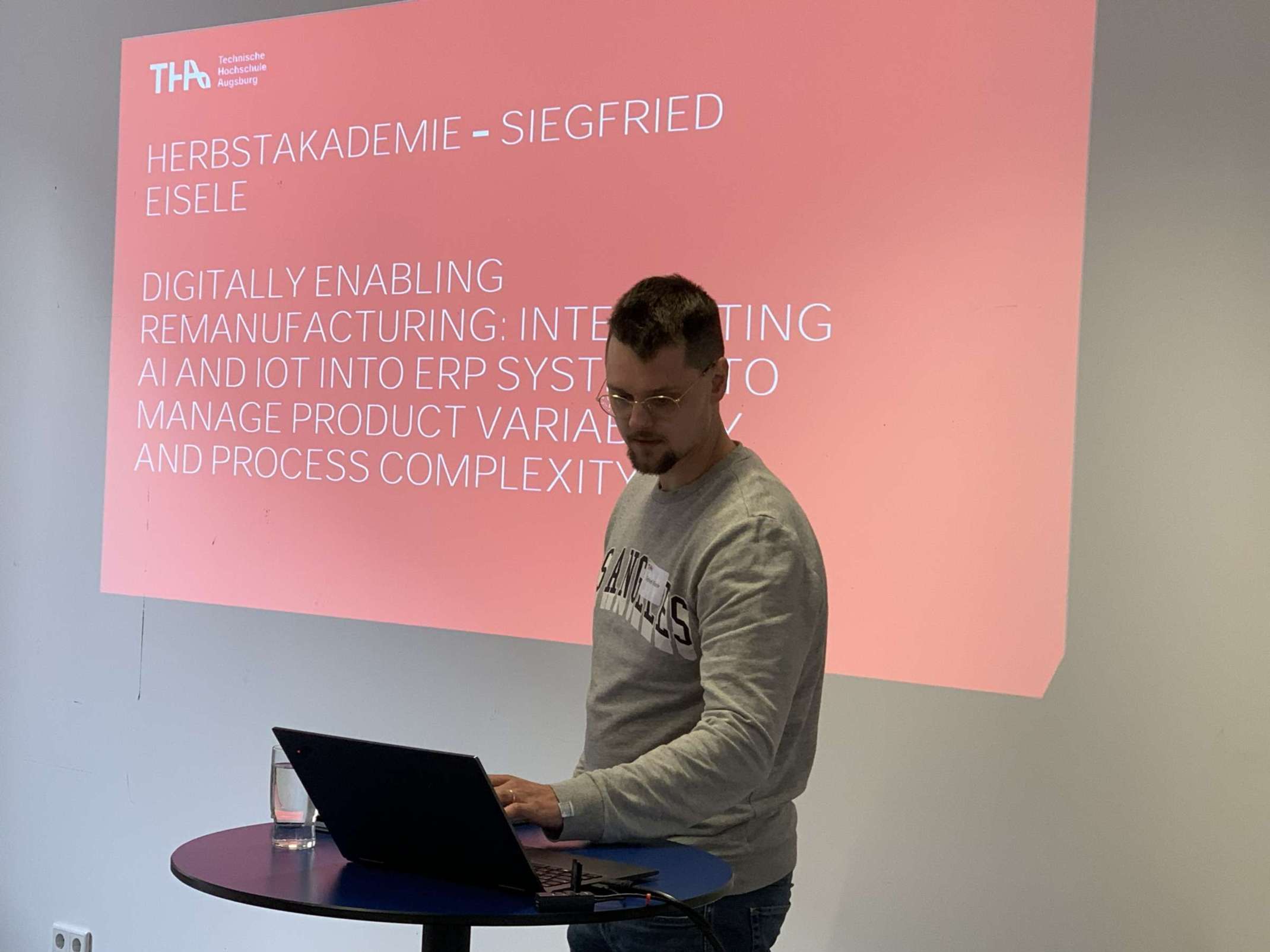 Siegfried Eisele beim Vortrag