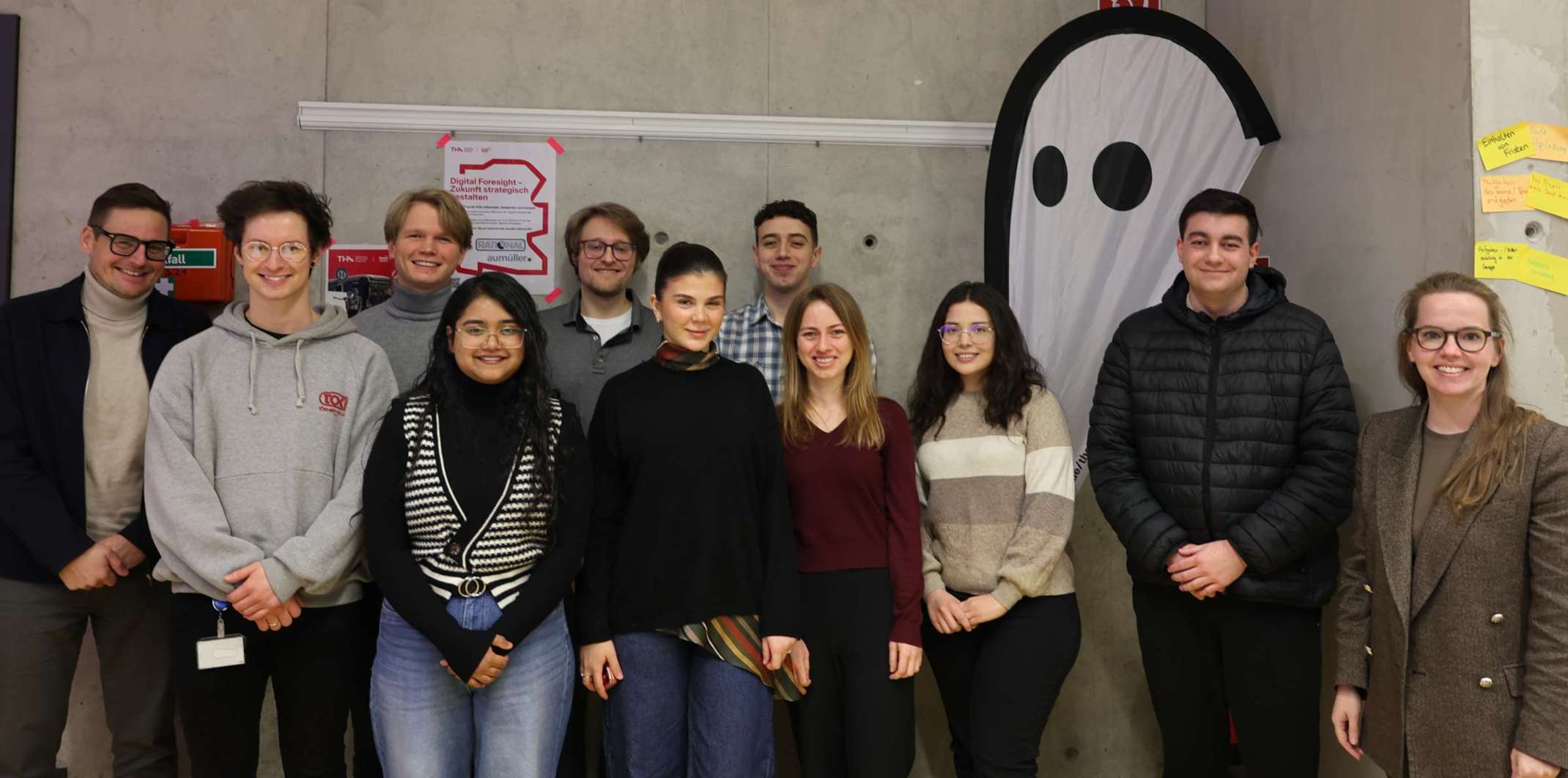 Sven Walleser und Martin Springer RATIONAL (Links), Ahmad Qais, Dea Gashi, Mariam Ben Slama, Stefany Heringer Forner, Adrian Geiger, Ishita Ishita, Nevzat Cesur, Raphael Schartner, Elisabeth Wurzer