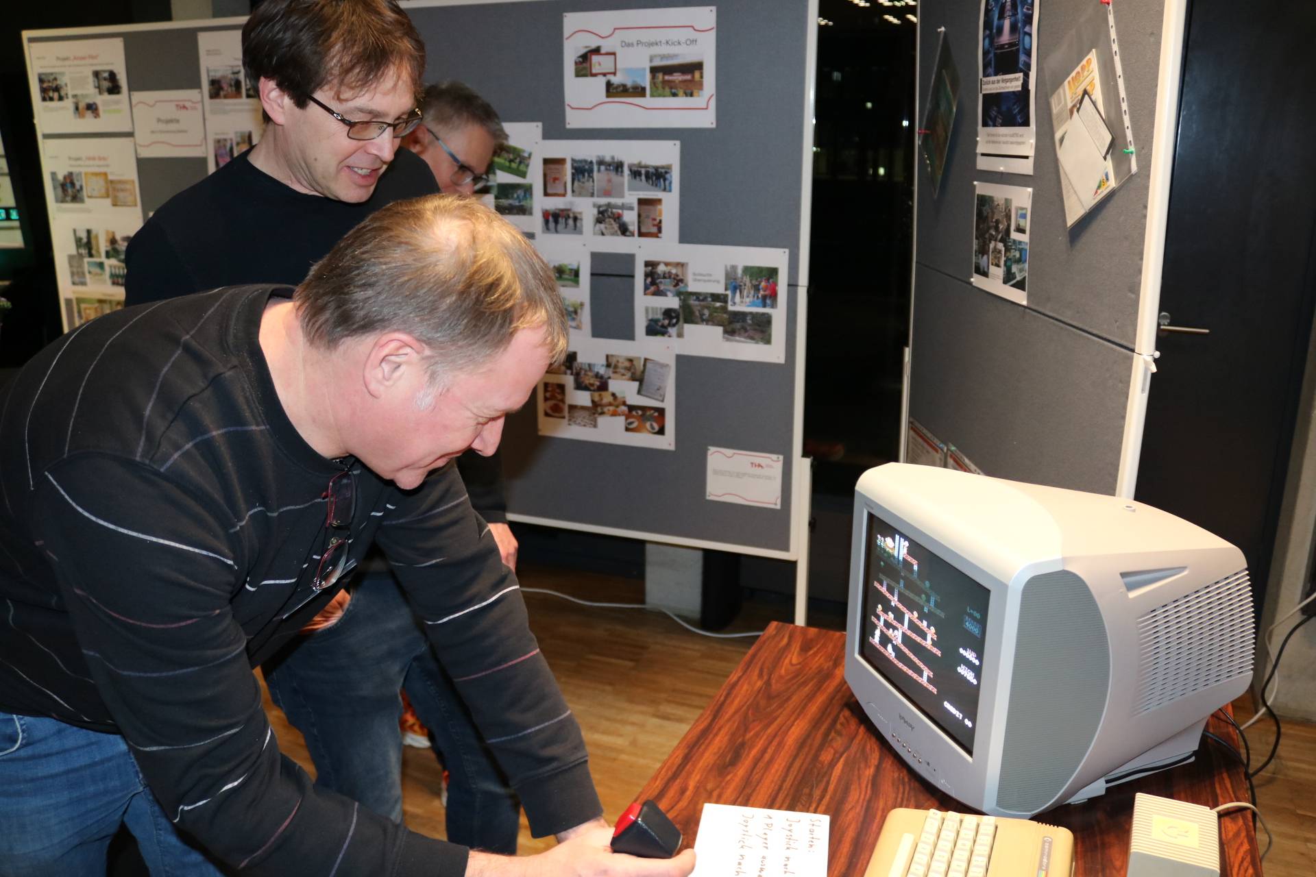 Ausstellung Back2PAST @ THA Informatik