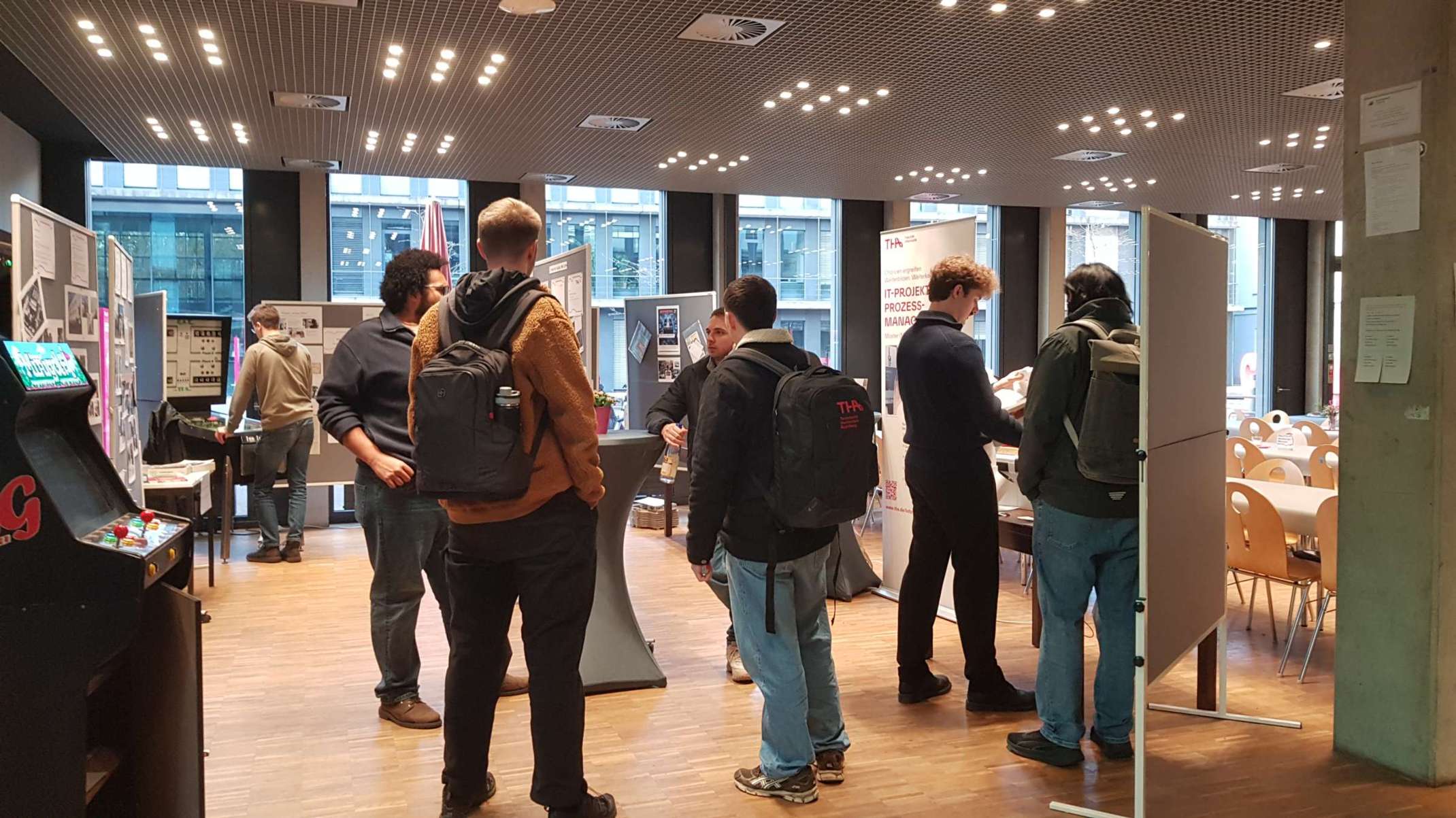 Ausstellung Back2PAST @ THA Informatik