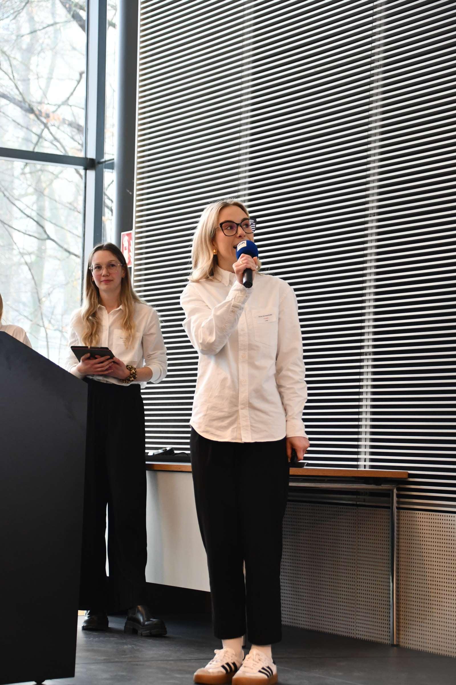 Vortrag Gruppe deuter Vortrag Gruppe deuter