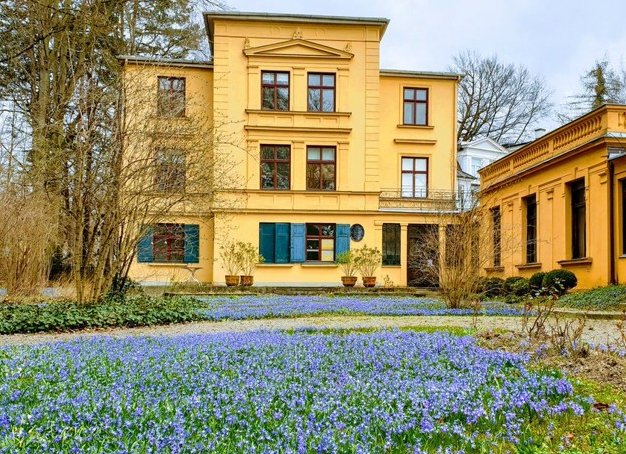 Besuchen Sie uns gerne in den Büros in der Silbermann-Villa.