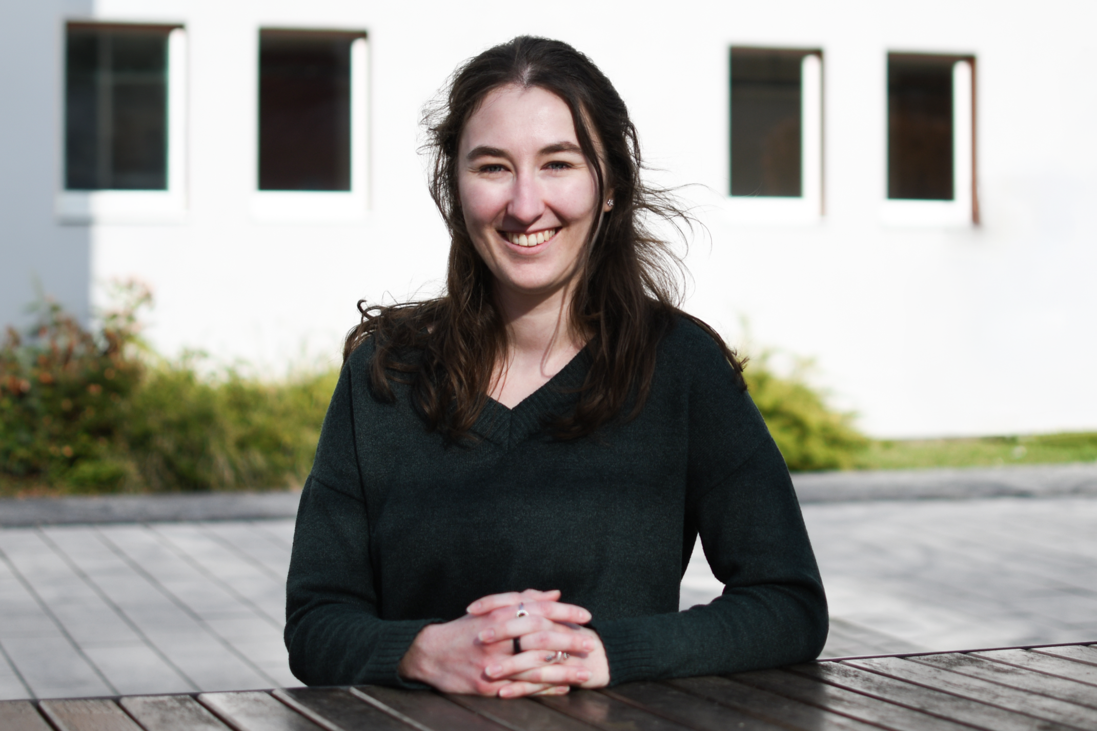 Jasmin Grußler auf dem Campus der THA