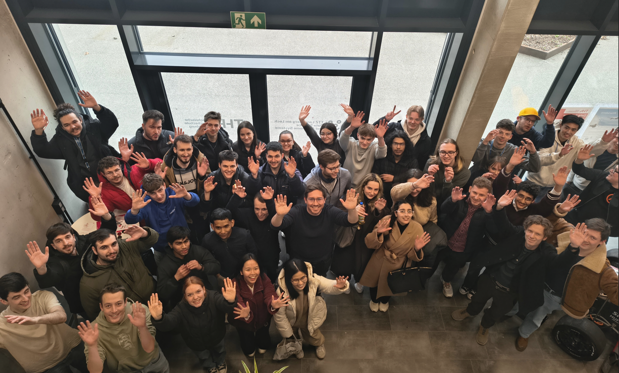 Studierende der THA aus unterschiedlichen Studiengängen arbeiteten hochmotiviert zusammen beim Hackathon #HackAero am TTZ Landsberg am Lech © THA