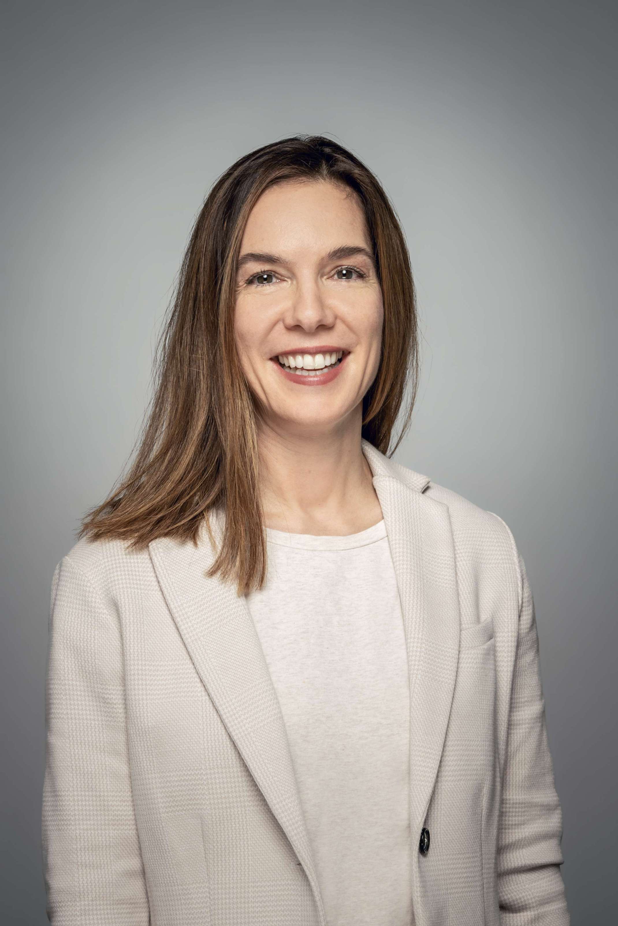 Prof. Dr. Julia Levasier Prof. Dr. Julia Levasier