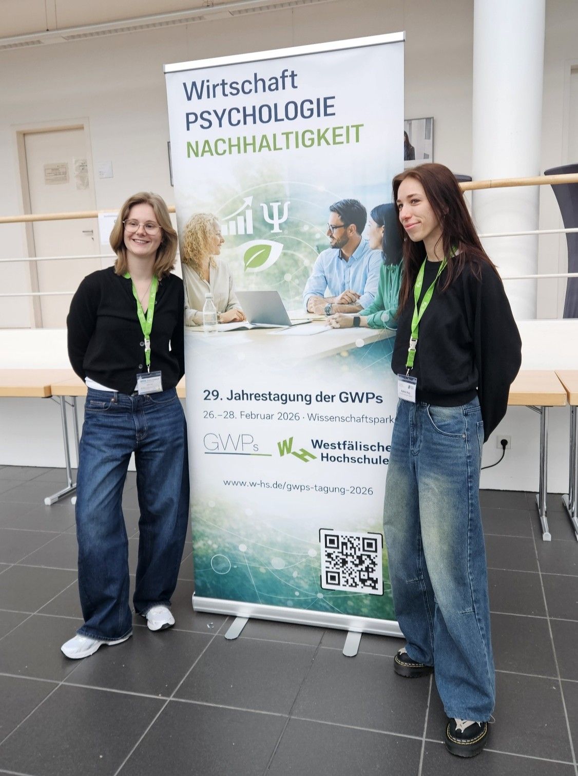 Natalie Hogh und Kathrin Polly bei der 29. GWP-Jahrestagung Natalie Hogh und Kathrin Polly bei der 29. GWP-Jahrestagung