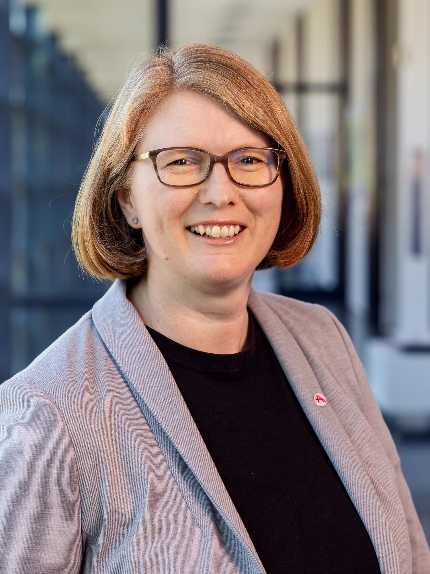 Dr. Christine Lüdke Dr. Christine Lüdke