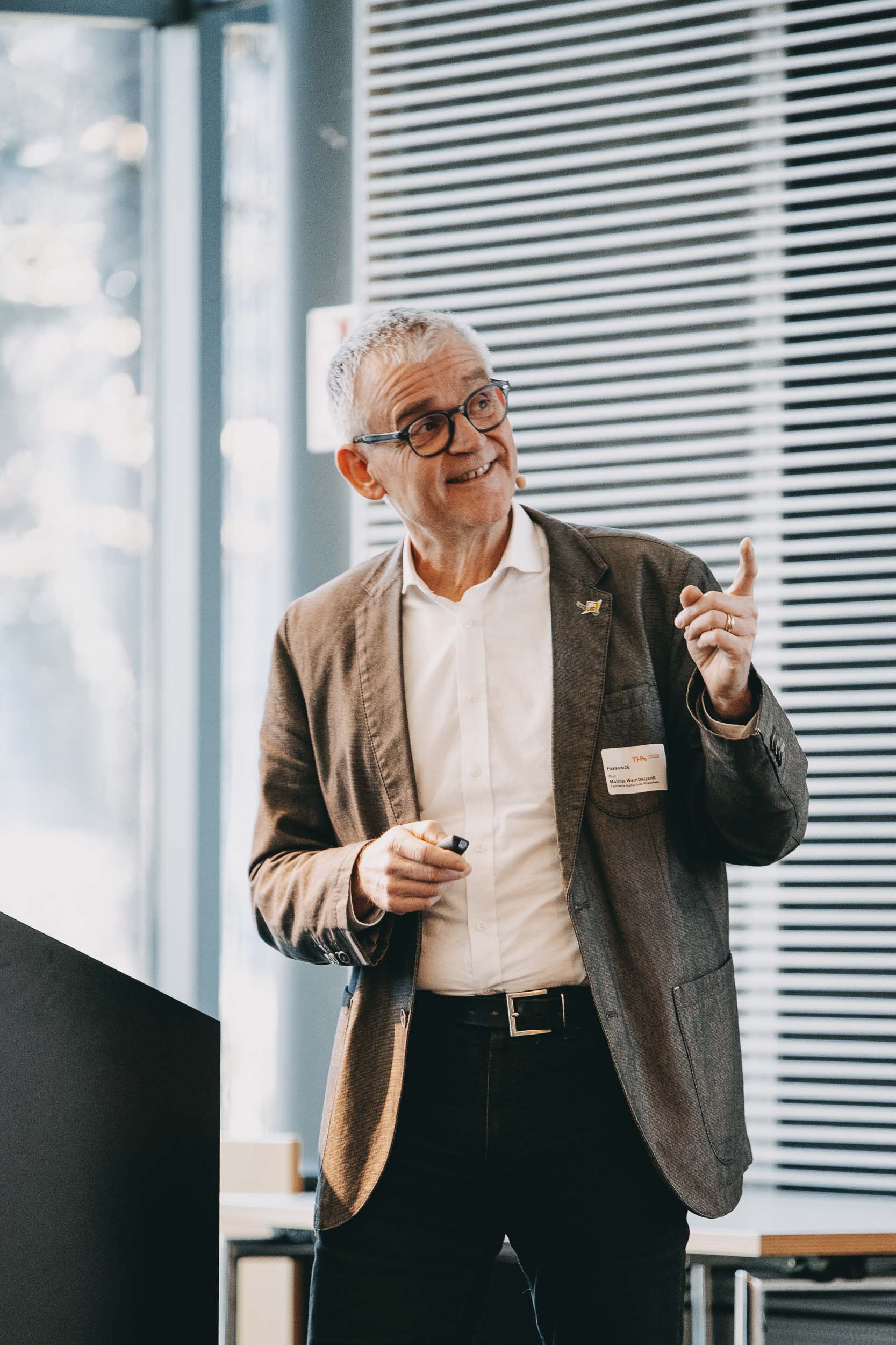 Prof. Mathias Wambsganß. Prof. Mathias Wambsganß.