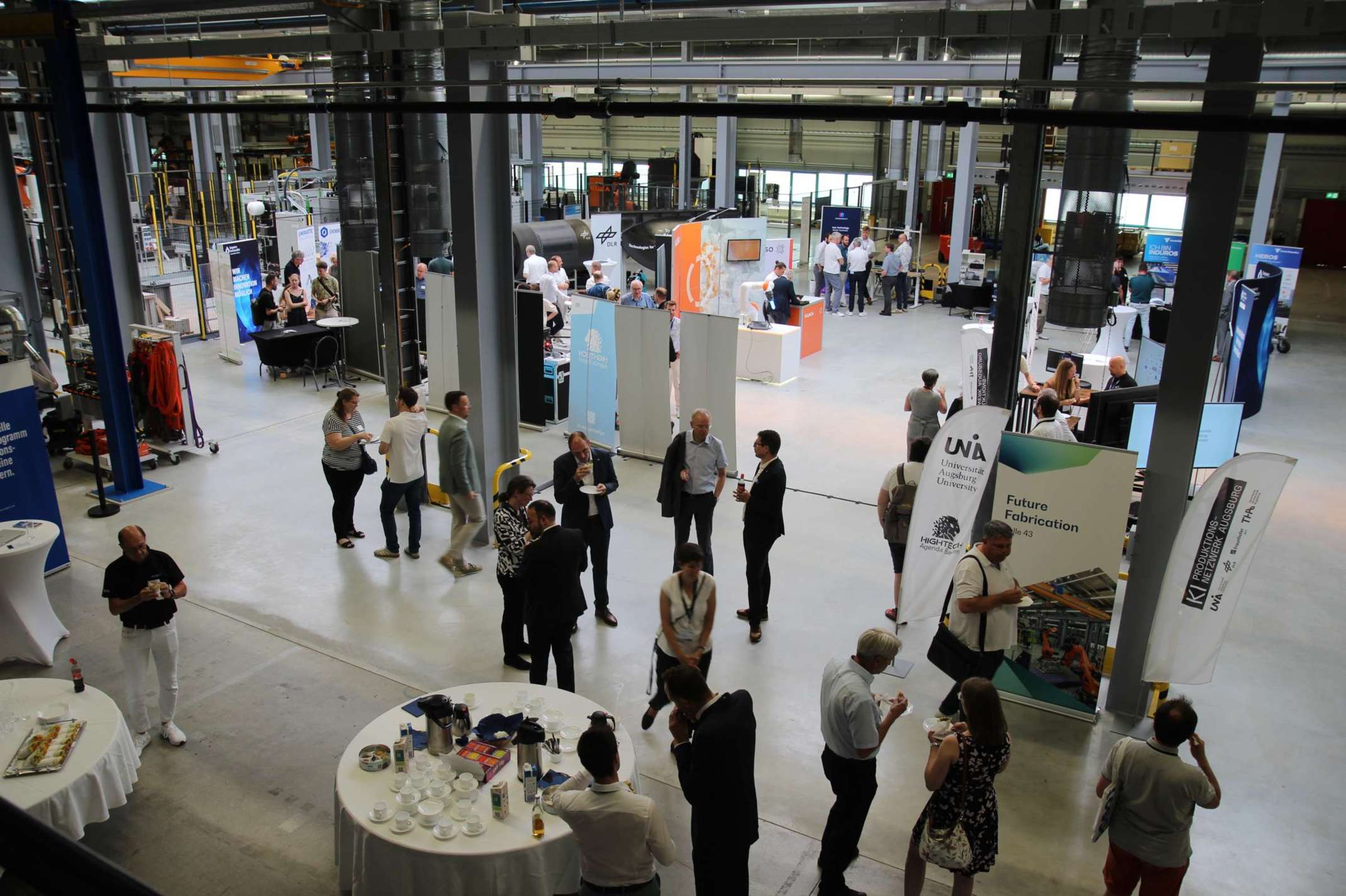 Beim Netzwerken. © Universität Augsburg Beim Netzwerken. © Universität Augsburg