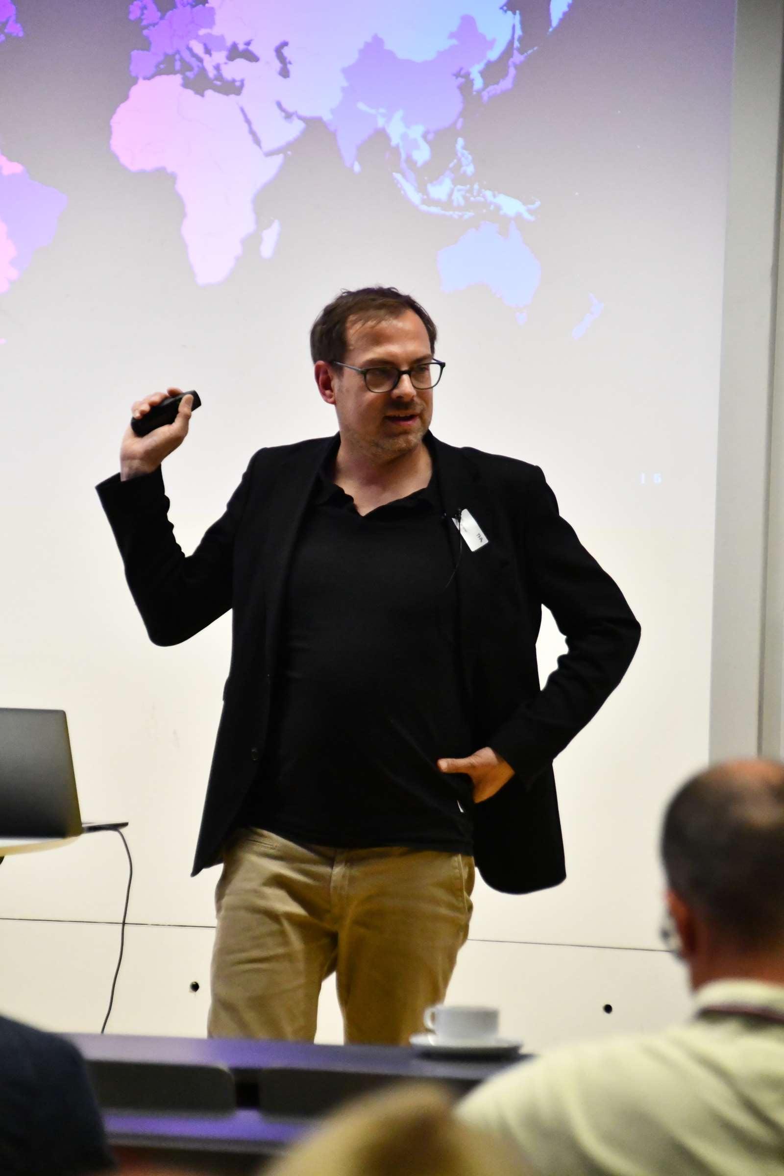 Florian Wagner, HR-Interimsmanagement im Überblick: Markt, Einsatzfelder und Erfolgsfaktoren Florian Wagner, HR-Interimsmanagement im Überblick: Markt, Einsatzfelder und Erfolgsfaktoren